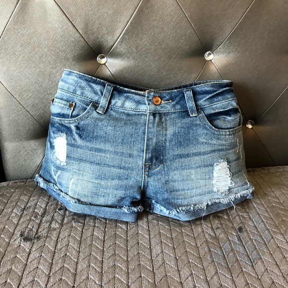 Forever 21 Pants - Forever21 Los Angeles Distressed Cuff Jean Short